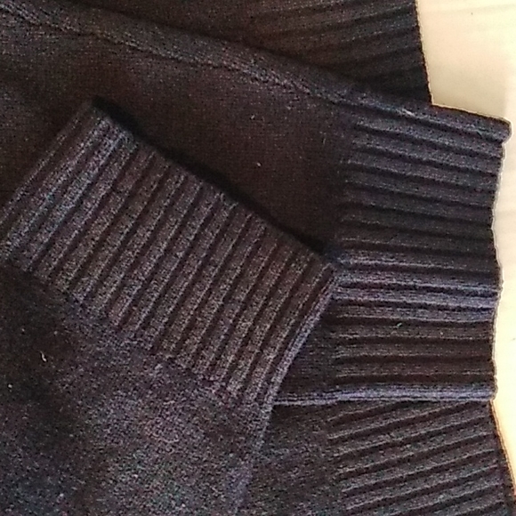 J Crew men's blue lamb's wool sweater size Medium - Picture 5 of 7